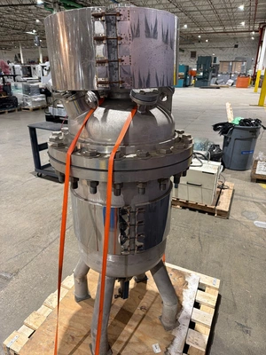 HYDROGENATION REACTOR WITH THERMOCOUPLE ASSEMBLY AND PROCESS HEATER; USED