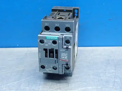 New | in-Stock SIEMENS 3RT20241BB40 PLC Contactors | HGR 24 #753982