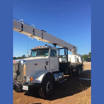 2001 National 9103A Boom Truck