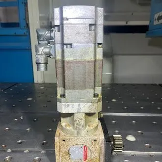 USED SIEMENS 1FK7042-5AF71-1AG0