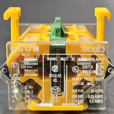 EAO 704.900.3 Circuit Breaker Relay 10 Amp loc4C14
