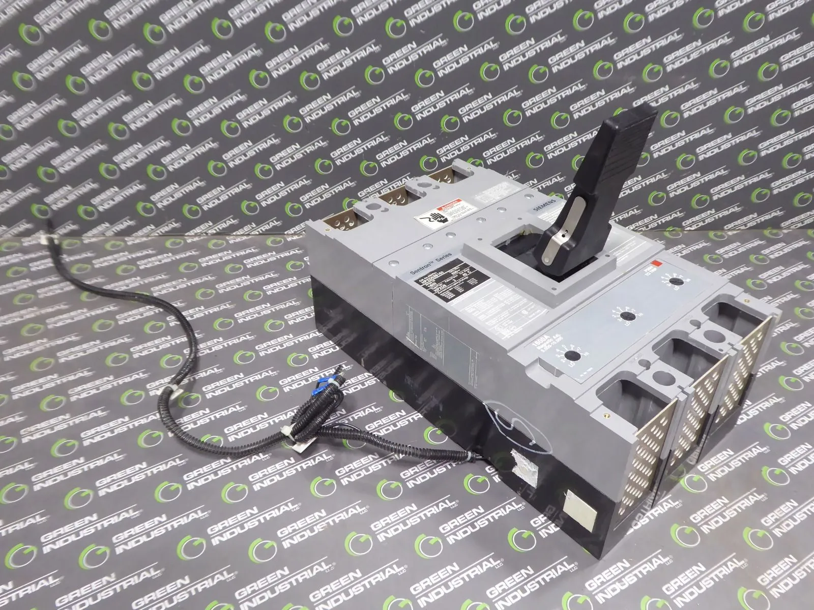 1600A Siemens HPXD63B160 Sentron Series Circuit Breaker 600VAC 3 Pole Used