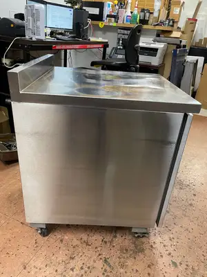 Used Randell Used 27" Randell 9402-290 Work Top Refrigerator 5.7 cu ft 115V - JD Worktop Refrigerators Illinois US | Falcon Restaurant Supply #1375038