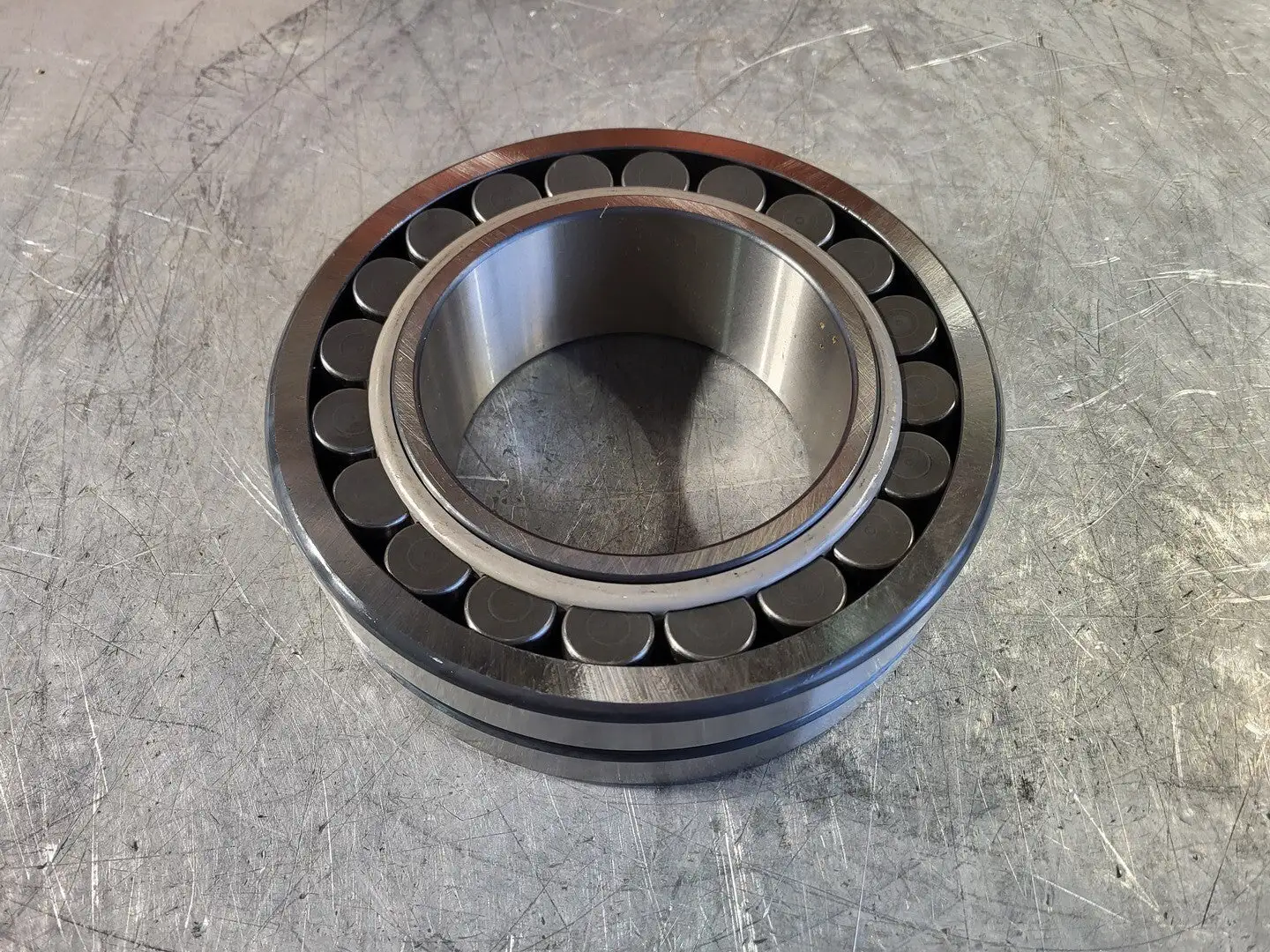 NEW SKF 22226EK