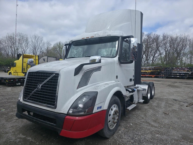 Used 2015 VOLVO VNL DAY CAB Miscellaneous Trucks/Trailers Indiana US | Revelation Machinery #902410