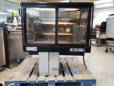 Used Federal Used Federal Industries ERR3628 36" Counter Top Refrigerated Merchandiser Cooler Display Refrigerators Illinois US | Falcon Restaurant Supply #1376776