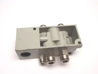 Used Numatics Distribution Block with Quick Release Fittings Valves/Fittings Michigan US | Maverick Industrial Sales #1454139