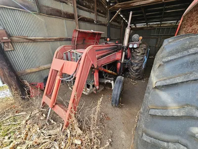 MASSEY FERGUSON 135 Tractor | Iron Listing (3)