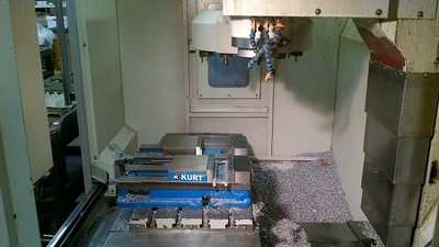 USED 2008 GANESH VMC-2216