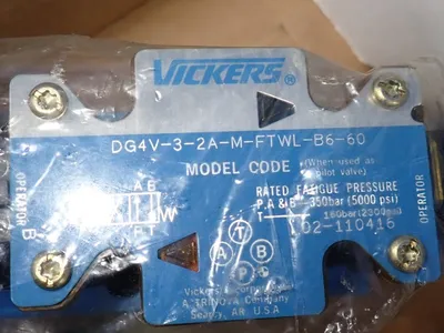USED VICKERS DG4V32AMFTWLB660