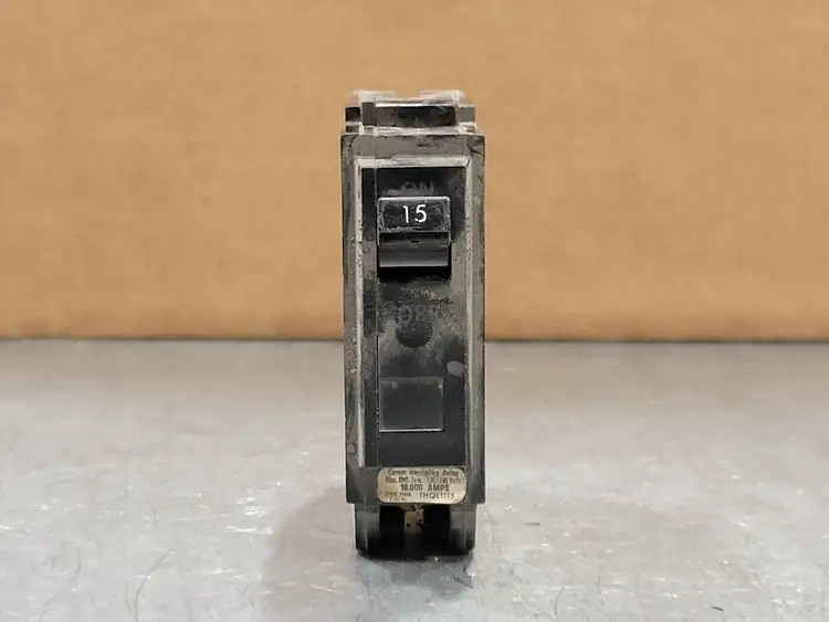 Used GENERAL ELECTRIC THQL115 Switchgears British Columbia CA | Lenmark #243302