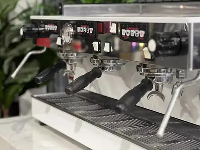 USED LA MARZOCCO LINEA CLASSIC