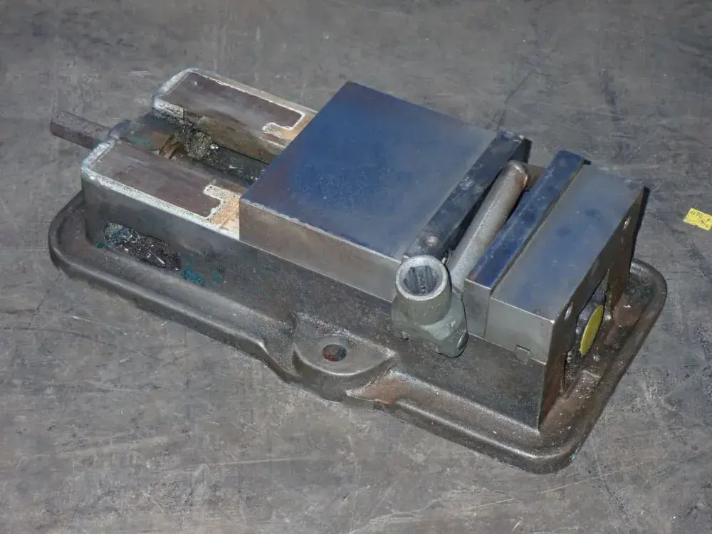 Kurt 6" Vise