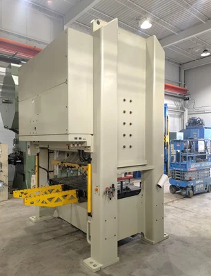 USED 2007 KOMATSU PRESSES KOMATSU E2W200-SVS PRESS