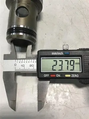 USED VICKERS 25-D10-30