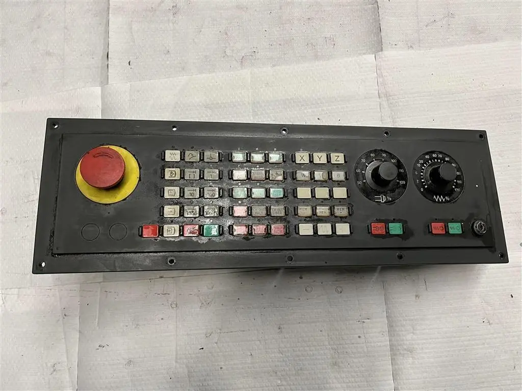 USED SIEMENS PANEL 6FC5103-0AD04-0AA0