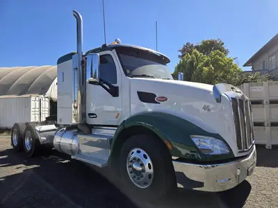 USED 2015 PETERBILT 579