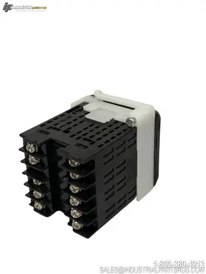 Used OMRON E5CC-QX3A5M-000 Temperature Controls Kentucky US | Industrial Parts R Us Inc. #1377622
