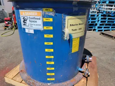 550 L Metal Tank w/ Fittings