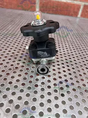 USED ITT PURE FLO .5-316L-RA20MAX DIAPHRAGM VALVE W/ 1/2" SANITARY FITTING