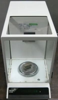QTY. 1. METTLER INSTRUMENT CORP, METTLER AE 200 SC...