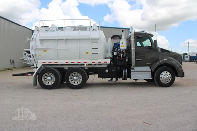 Used 2019 KENWORTH T880 Septic/Sewer/Vacuum Trucks Texas US | Roll Off Truck World #1491813