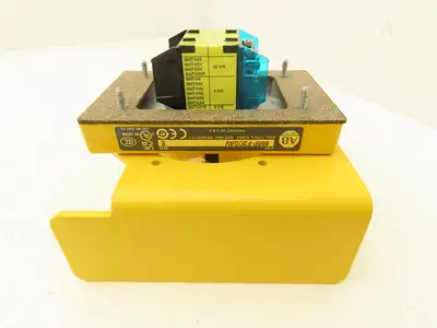 Allen Bradley 800P-F2CGAV Palm Operated Push Button Switch Flush Mount 1NO 1NC