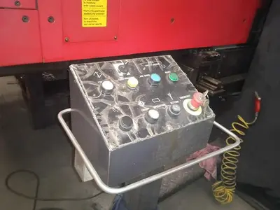 USED 2001 AMADA VIPROS 368 QUEEN