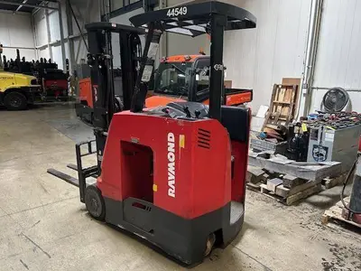 Used 2016 RAYMOND 415C35TT 3-Wheel Stand up Electric Counterbalance Forklifts Illinois US | Somerset Equipment Sales #1546193