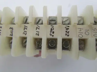 17-5/8" Long DIN Rail w/(28) 1492-CA Terminal Blocks &(4) 1492-CF Fuse Holders