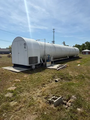 TOMCO 50 TON Zbiorniki ze stali węglowej atmosferyczne i ciśnieniowe 0 - 9999 gal | Perry Equipment (2)