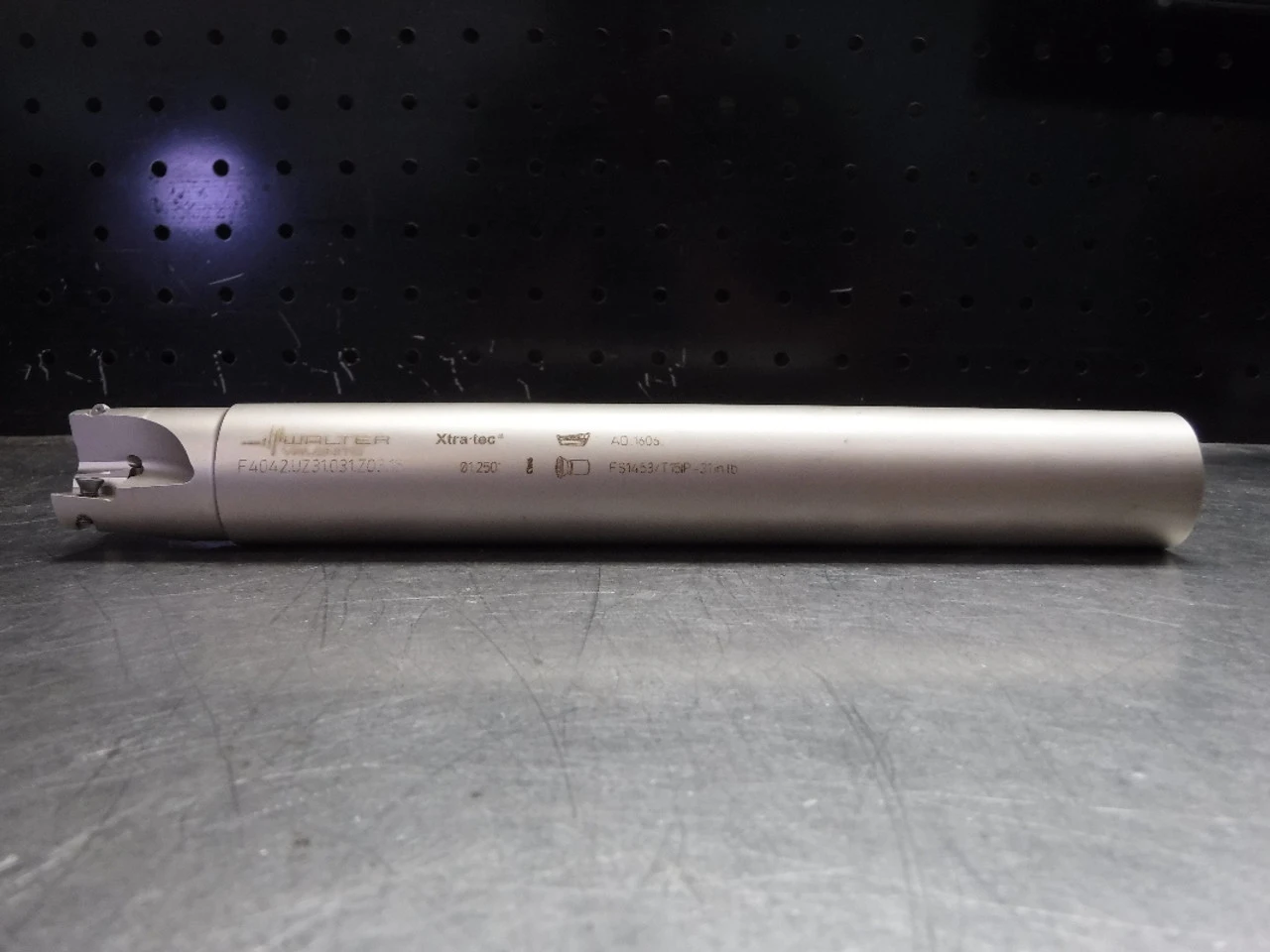 Walter 1.25" Indexable Endmill 1.25" Shank F4042.UZ31.031.Z03.15 (LOC1885A)