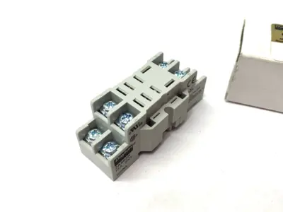 New | in-Stock Dayton Relay Socket 8-Pin 10A 300V Relays & Switches Michigan US | Maverick Industrial Sales #1398024