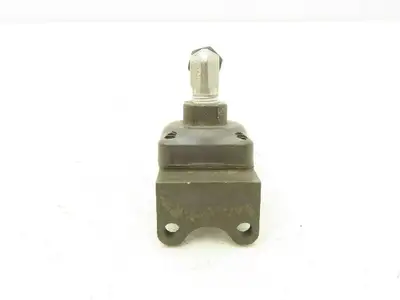 American Standard P54350-2 Pneumatic Shuttle Valve 200psi  1/4" Ports