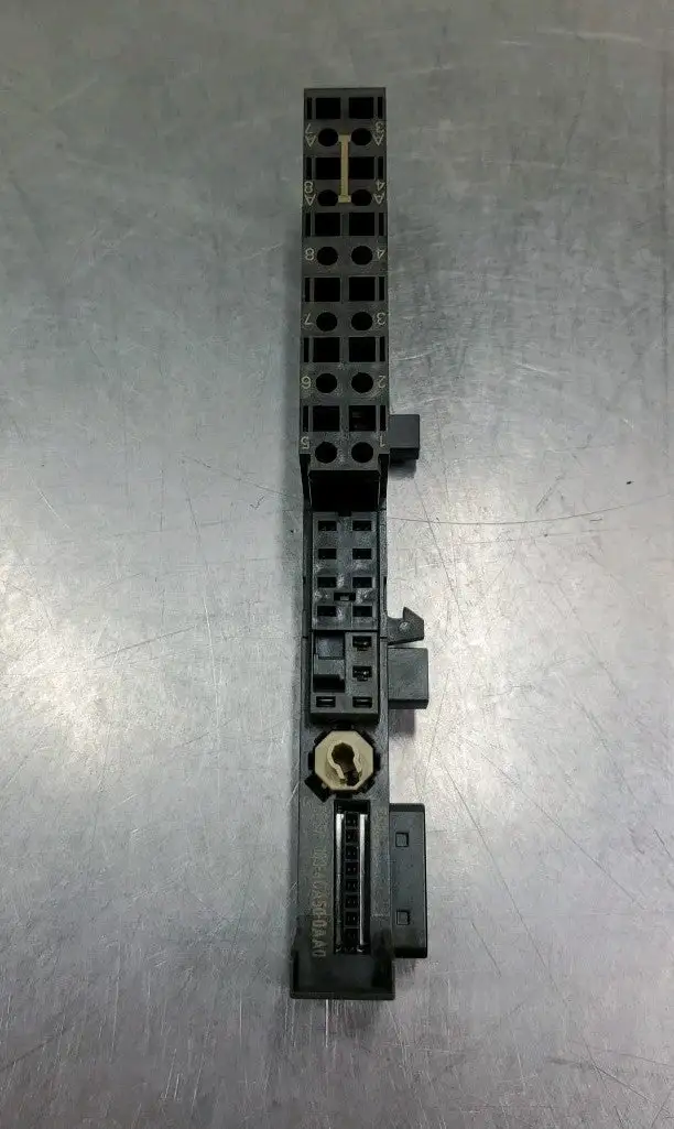 USED Siemens 6ES7193-4CA50-0AA0 (TM-E15C26-A1) Base Unit