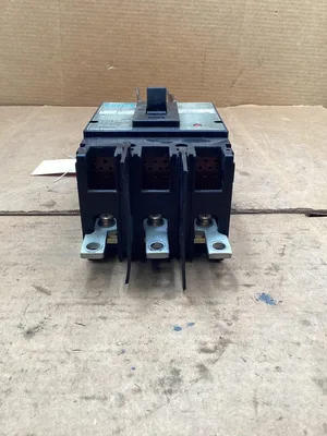 Fuji Electric BU-ESB3015 15A Circuit Breaker; 56271144; 15A 600V 3 Pole