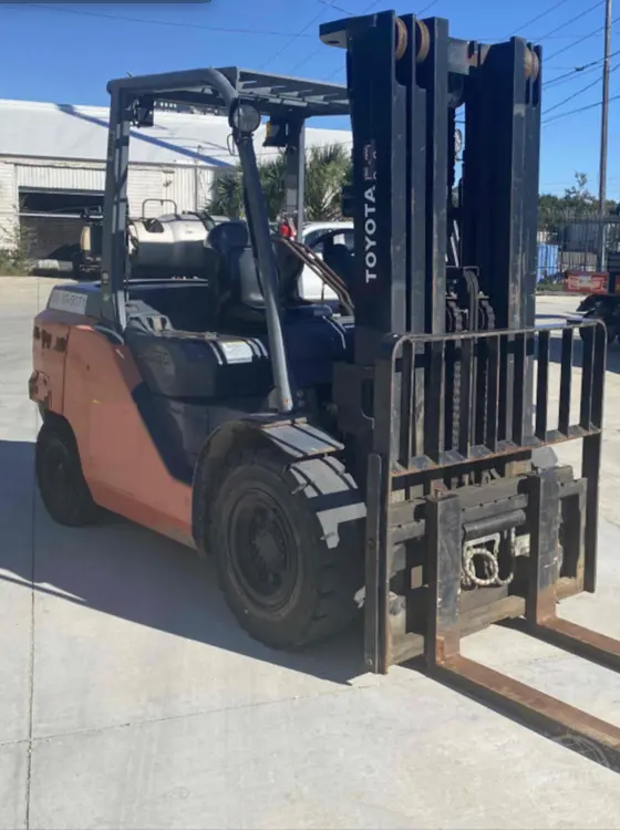 Used 2017 TOYOTA 8FG45U Internal Combustion Forklifts: Pneumatic Tire Florida US | Forklift Exchange #1274752