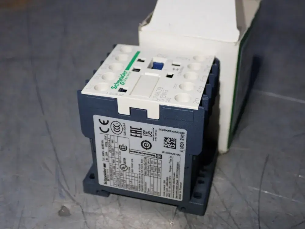 New | in-Stock SCHNEIDER ELECTRIC LP4K09 01BW3 PLC Contactors | HGR 24 #752571