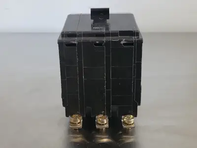 Used SQUARE D QOB330 Switchgears British Columbia CA | Lenmark #241967