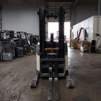 USED 2018 CROWN RR5725-45