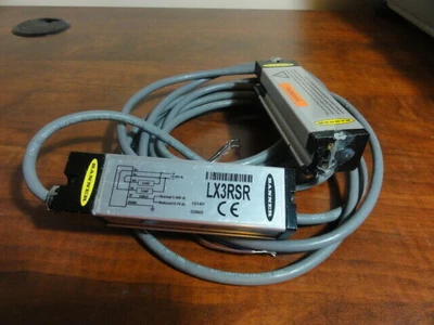 (2) Banner LX3ESR Short Range LX Series Emitters with Style 2517 Cables