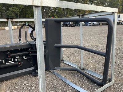 Used WOLVERINE BSH-12-75D SKID STEER BALE SQUEEZE HYDRAULIC ADJUSTABLE Bale Grabbers Michigan US | Miedema Asset Management Group #1579510