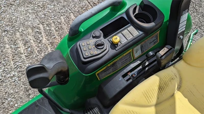 USED 2015 JOHN DEERE 3033R