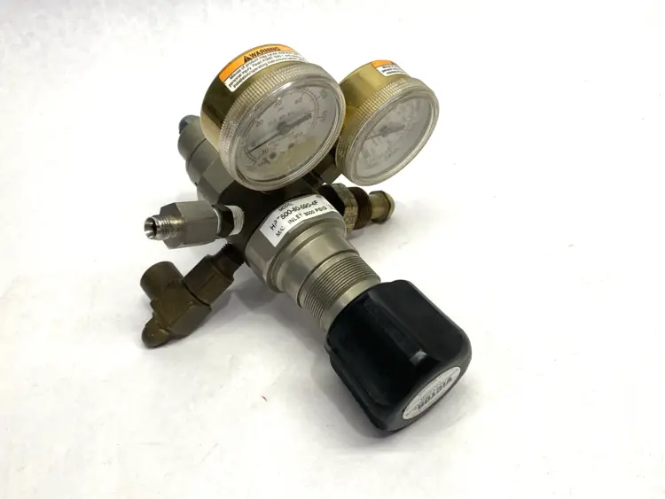 Used VICTOR COMPRESSED GAS REGULATOR 1/4" NPT Valves/Fittings | Maverick Industrial Sales #1099137
