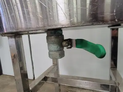 Hopper Tank w/ Drain Valve
