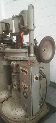 Manesty model Drycota 16 station tablet press