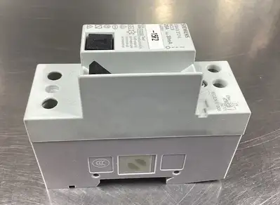 Siemens 5SM3 312-6 Circuit Breaker, 25 Amp, 2 Pole, 230V 4D-48
