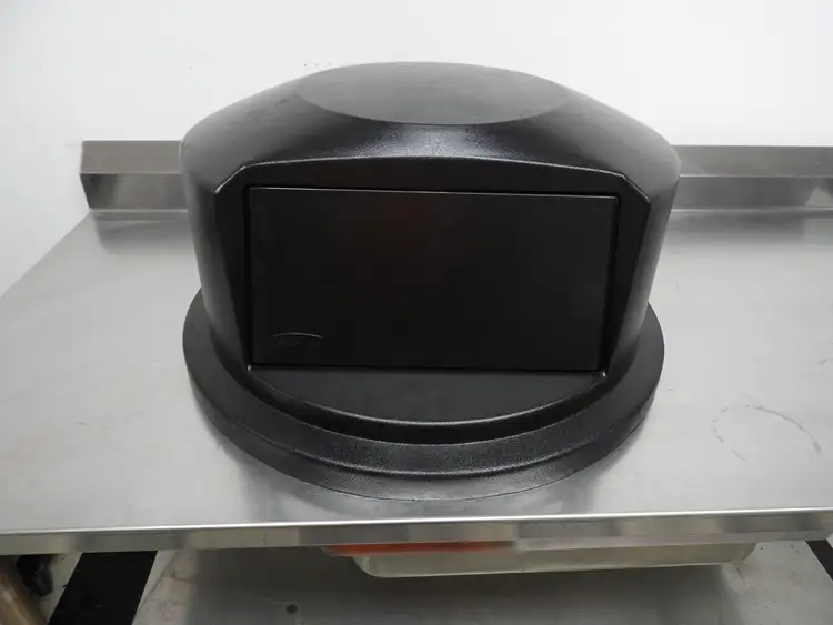 New | in-Stock Rubbermaid New 2647-88 BRUTE Commercial Dome Top Lid for 2643 Waste Trash Can Containers Janitorial Equipment Illinois US | Falcon Restaurant Supply #1376490