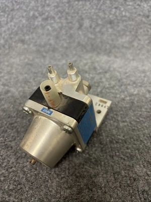 New | in-Stock Johnson Controls R-3030-I Relays & Switches California US | Davliegogo LLC #1706471