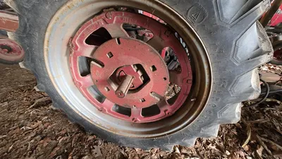 FARMALL 560 Tractor | Iron Listing (24)